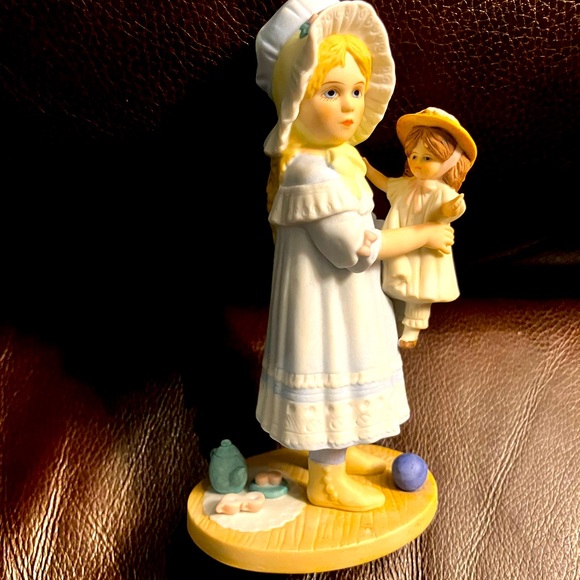 DAN HAGHARA “CIDNEY” FIGURINE with doll  #716/15000 - Picture 1 of 7